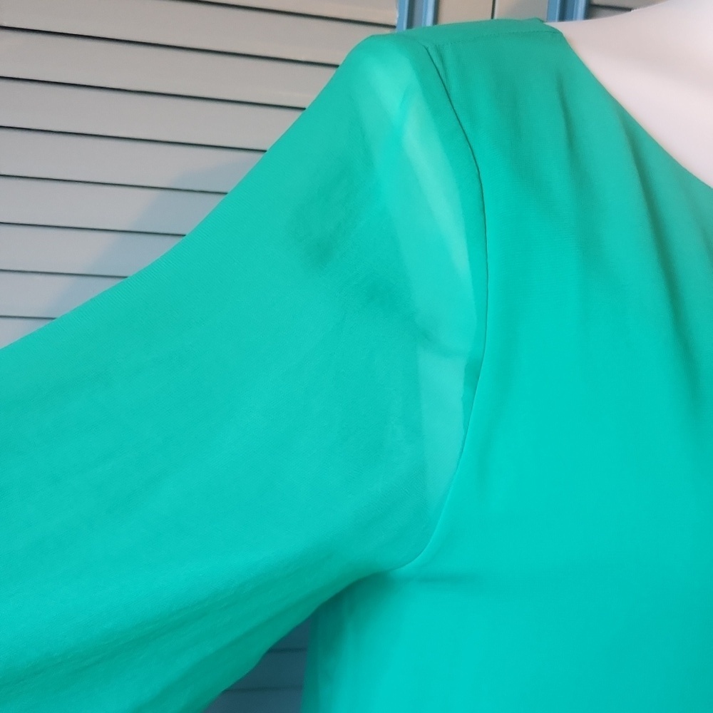 Chico’s Vibrant Green Blouse - Picture 5 of 14